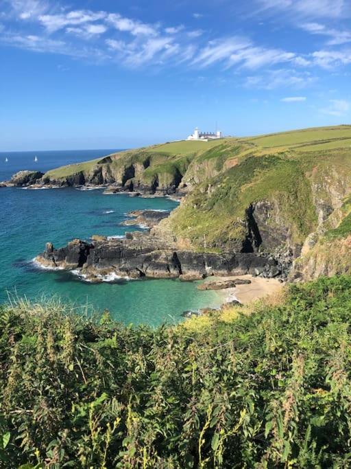 Studio, Ideally Located At Beautiful Lizard Point, Cornwall Apartment Helston Bagian luar foto